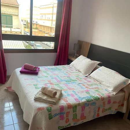 Ola 117, 2 Bedrooms, Parking Apartman